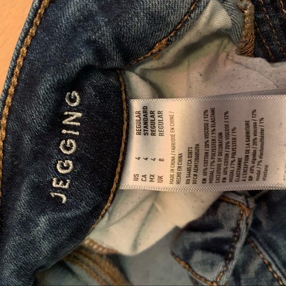 American Eagle Ripped Jeans - Picture 5 of 5